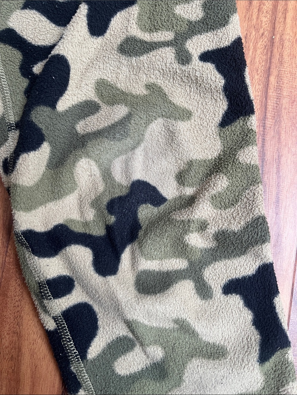 BURTON Camo Fleece Top and Pant Set - Picture 7 of 8